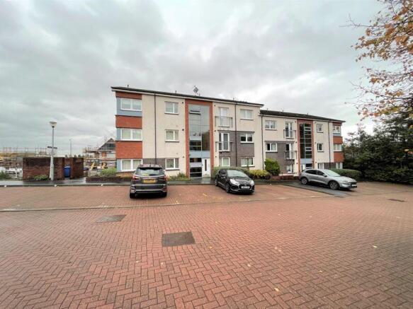 2-bed flat on Miller Street, Clydebank, £109,995