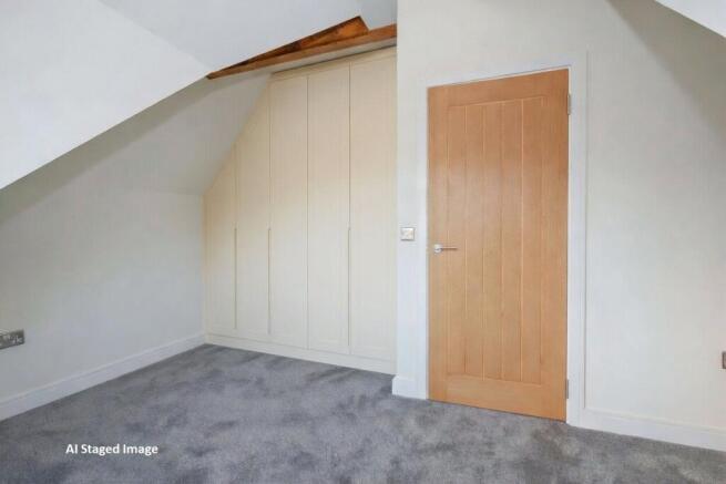5 bed Detached for sale Image 10