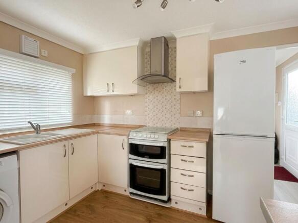 2 bed Park Home for sale Image 12