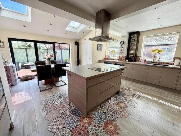 3 bed Semi-Detached for sale Image 4