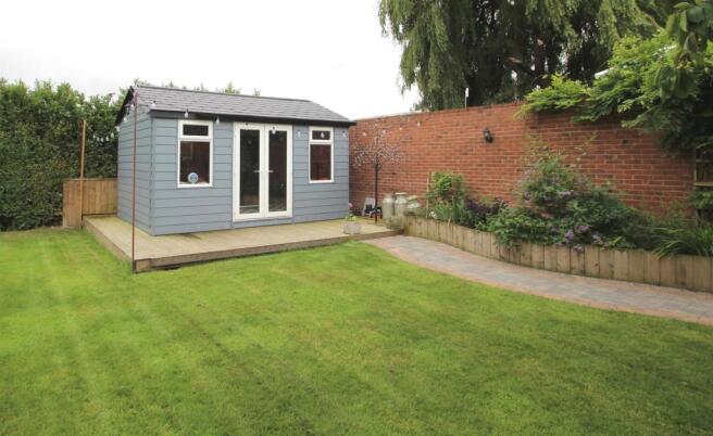 Shed/Bar and Games Room