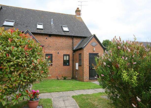 Poplars Close.jpg