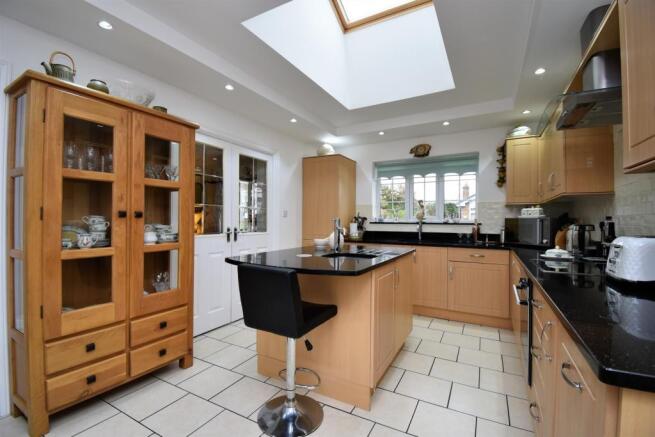 Brentwood Close, Thorpe Audlin (1)Kitchen