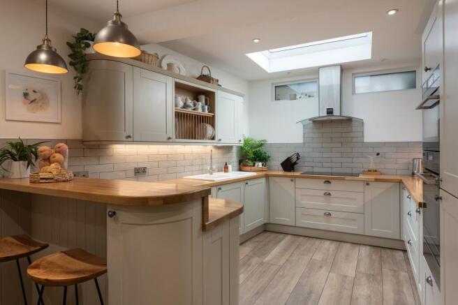 Kitchen: 1 Waterhead Terrace, Kingswear
