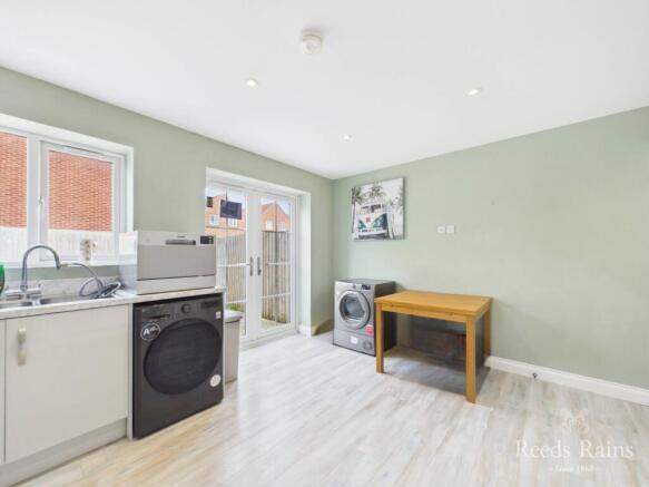 3 bed Semi-Detached for sale Image 11