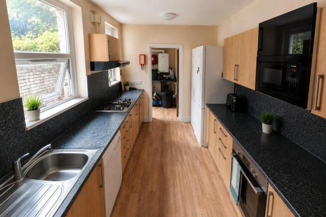 3 Kitchen 2.jpeg
