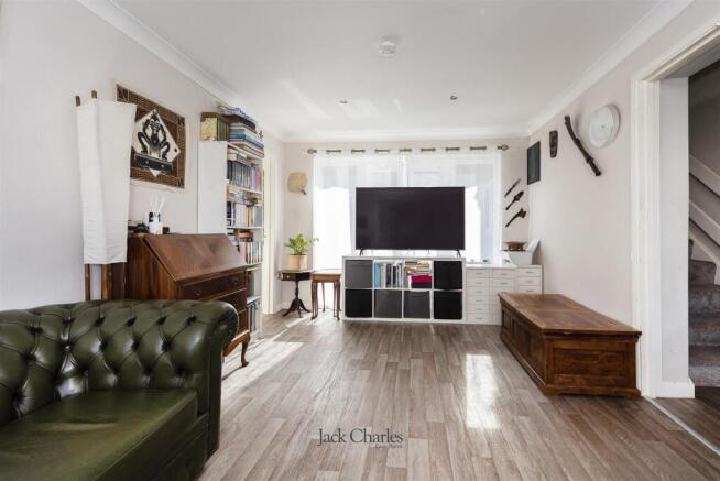 7 Stanley Close, TN12 0TA 009.jpg