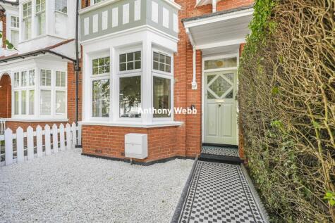 Lightcliffe Road, Palmers Green, N13