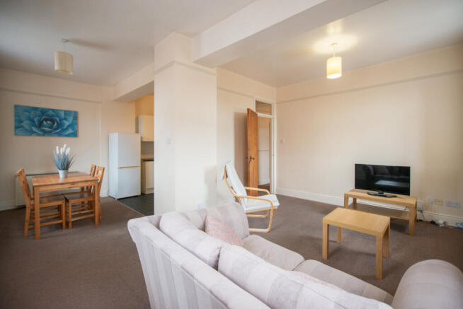 1 bed Flat to rent Image 4