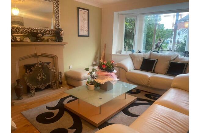 4 bed Detached for sale Image 6