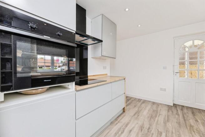 2 bed Semi-Detached for sale Image 10