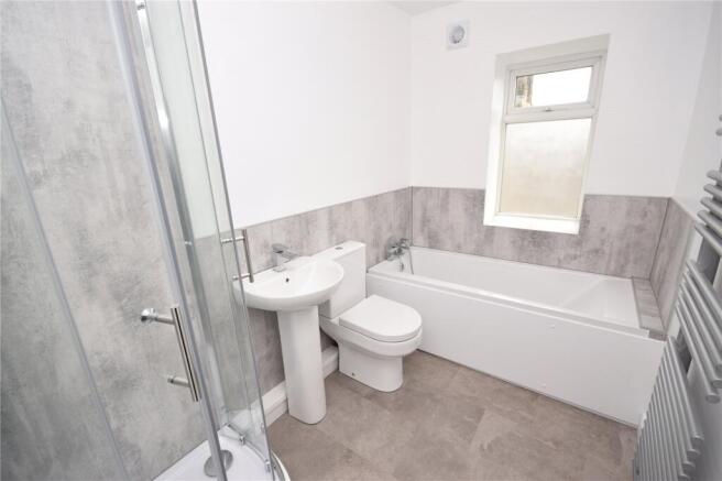 2 bed Apartment to rent Image 7