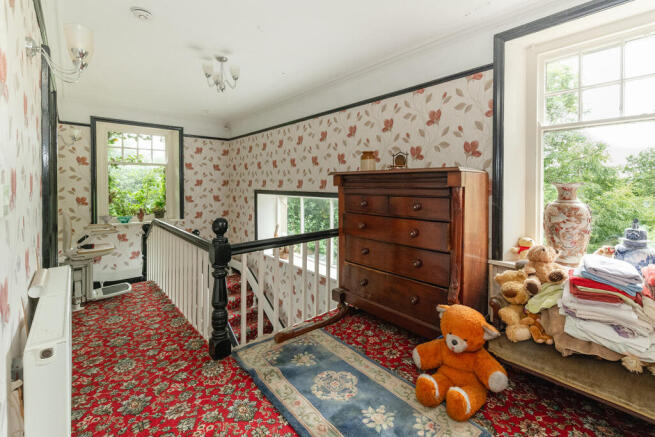 6 bed Detached for sale Image 6
