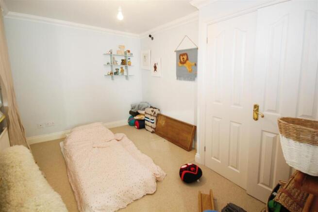61b4e6a5-Bedroom 204.JPG