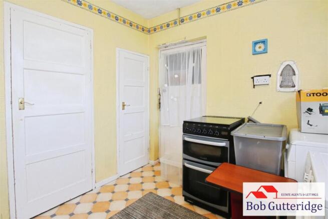 FITTED KITCHEN
