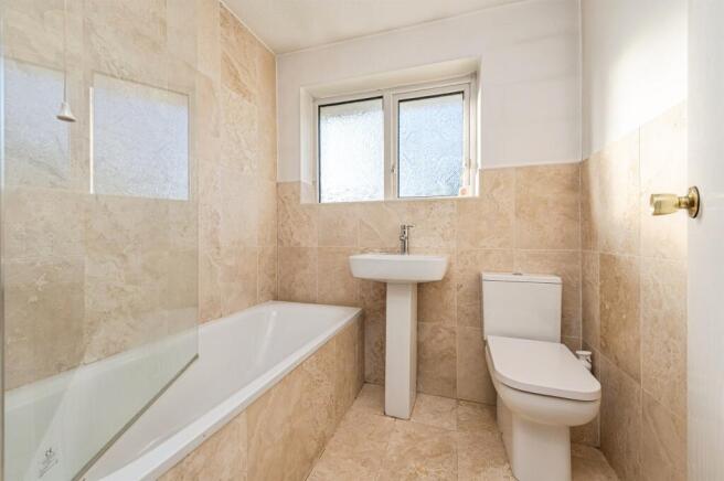 3 bed Terraced for sale Image 9