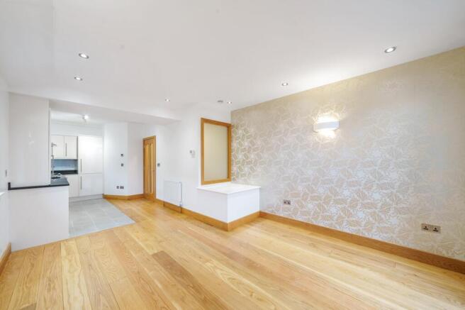 2 bed Flat for sale Image 8