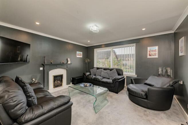 46 Corbie Drive Barry-6.jpg