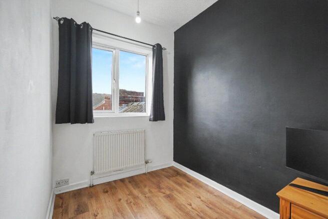 3 bed Terraced for sale Image 10