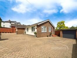 48, Legge Crescent, Aldershot GU11 3NU