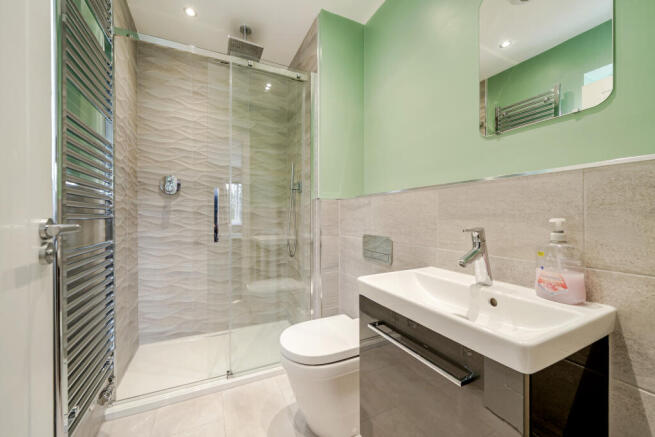 4 bed Detached for sale Image 10