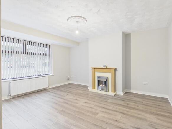 CAM03729G0-PR0255-STILL003