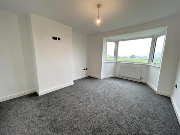 3 bed Semi-Detached to rent Image 10