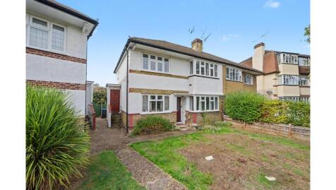 Upper Maisonette, 6 Lancaster Close, Kingston Upon Thames, Surrey, KT2