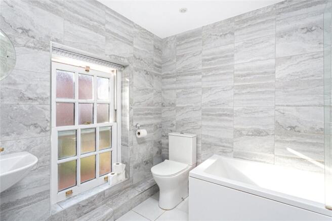 2 bed Flat for sale Image 6