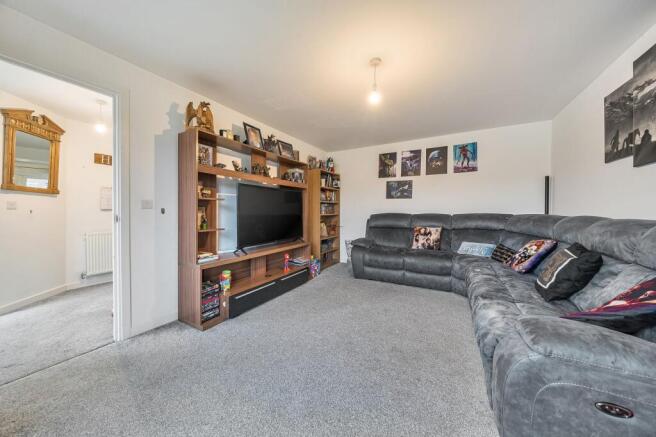 5 bed House for sale Image 6