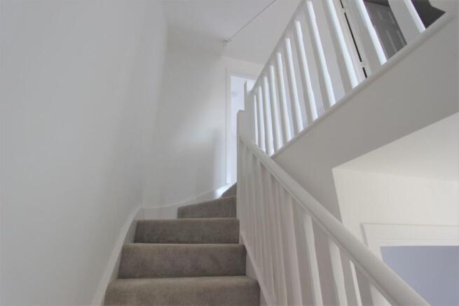 3 bed Terraced to rent Image 10