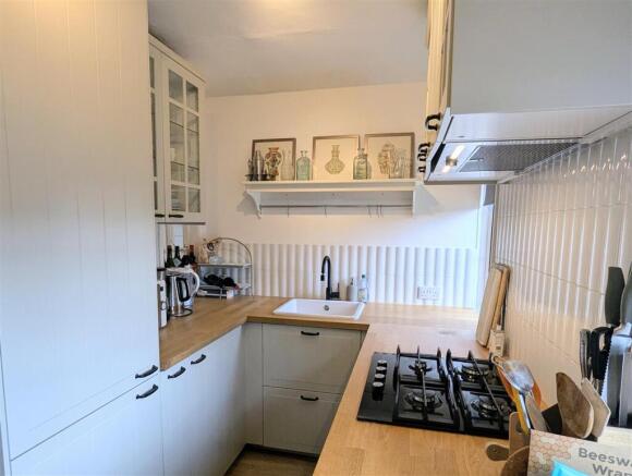 Kitchen 1.jpg