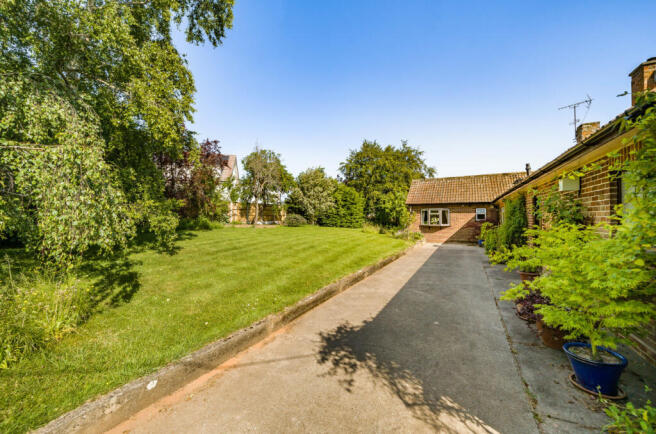 Front Garden/Drive