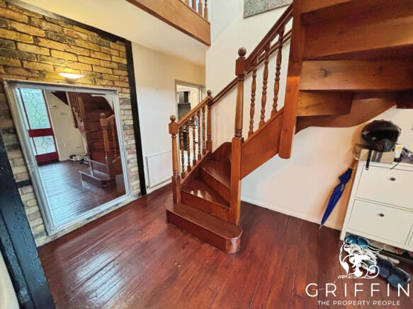 7a39e404entrance20hall