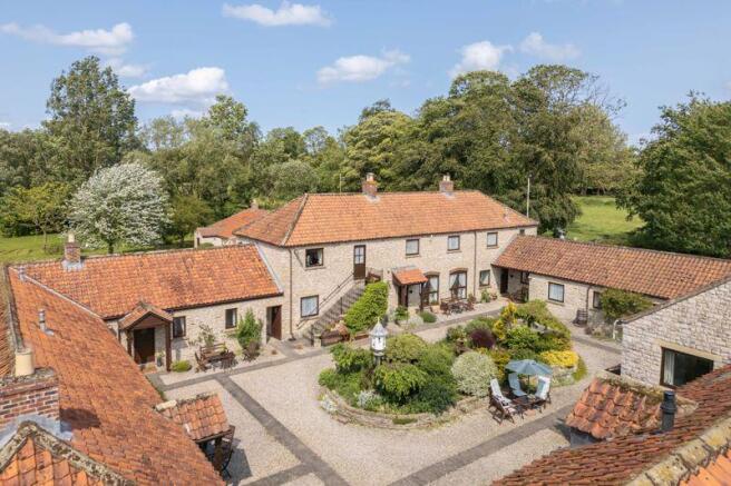 5 bed Character Property for sale Image 4