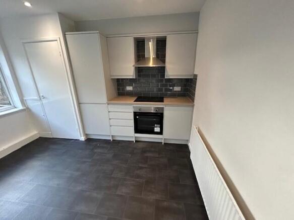 3 bed Flat to rent Image 7