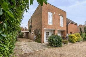 3, The Courtyard, North Drive, Winchester SO22 6PQ