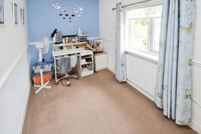 4 bed Semi-Detached for sale Image 7