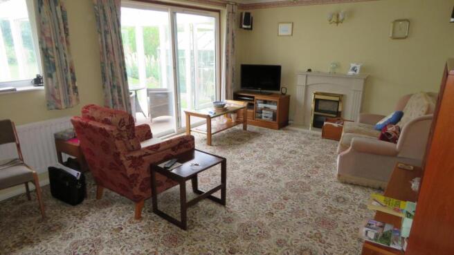 Buryfield 8 lounge 2