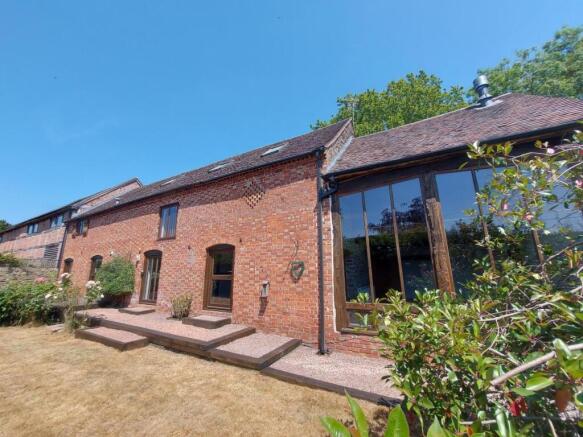 4 bed barn conversion to rent Church Meadow Barn,