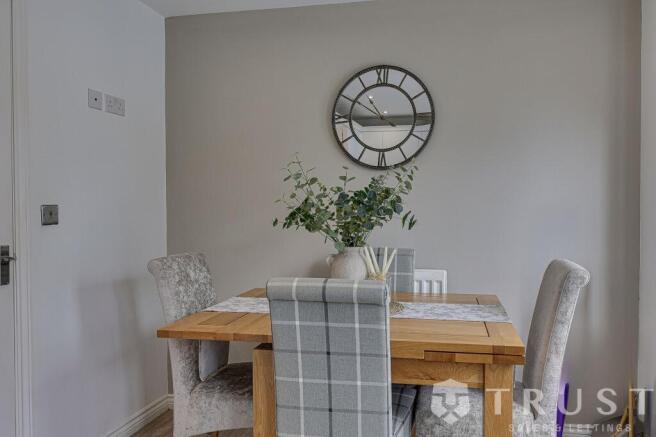 3 bed Terraced for sale Image 9