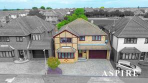 32, Chestnut Grove, South Benfleet, Benfleet SS7 5RX