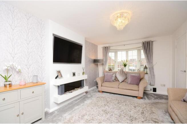 Lounge/Dining Room