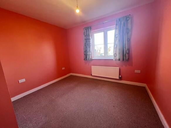 3 8 Hickling Close bedroom two.jpg