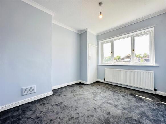 2 bed Apartment to rent Image 4