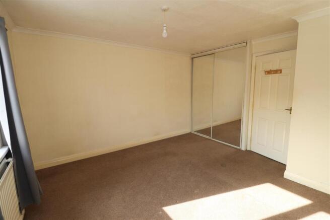 2 bed Town House to rent Image 4