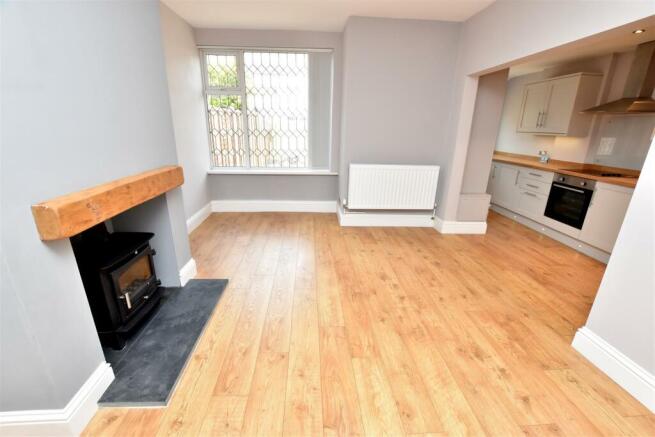 DINING ROOM REAR LOUNGE