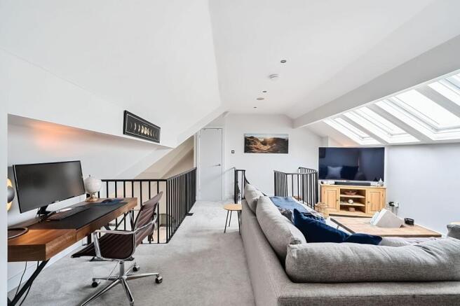 2 bed Apartment to rent Image 10