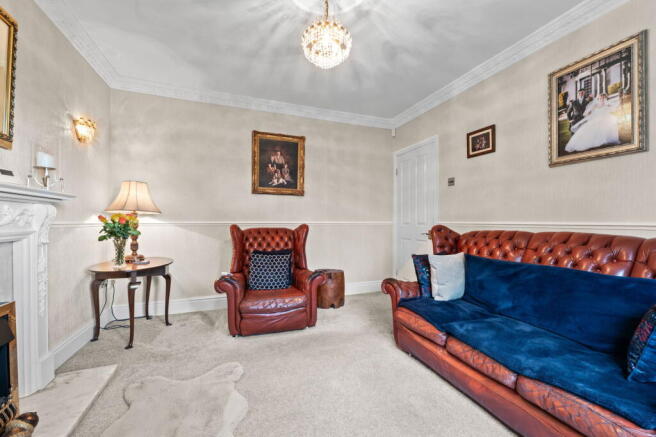 4 bed Detached for sale Image 7