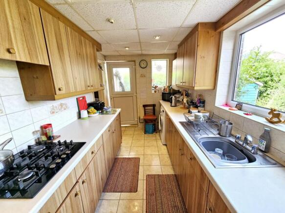 4 bed Semi-Detached for sale Image 7